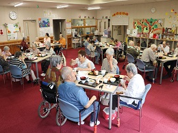 松本市東部デイサービスセンター食事の様子